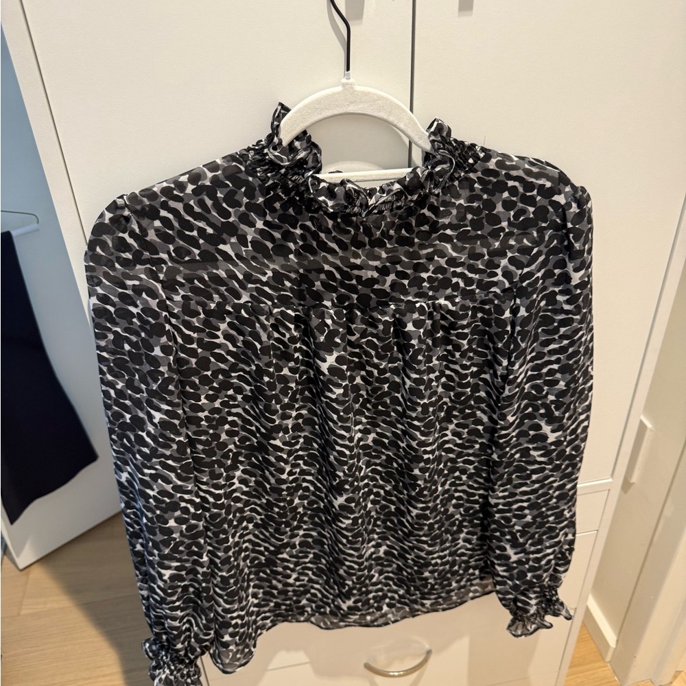 Premise Black and White Ruffled Long Sleeve Blouse